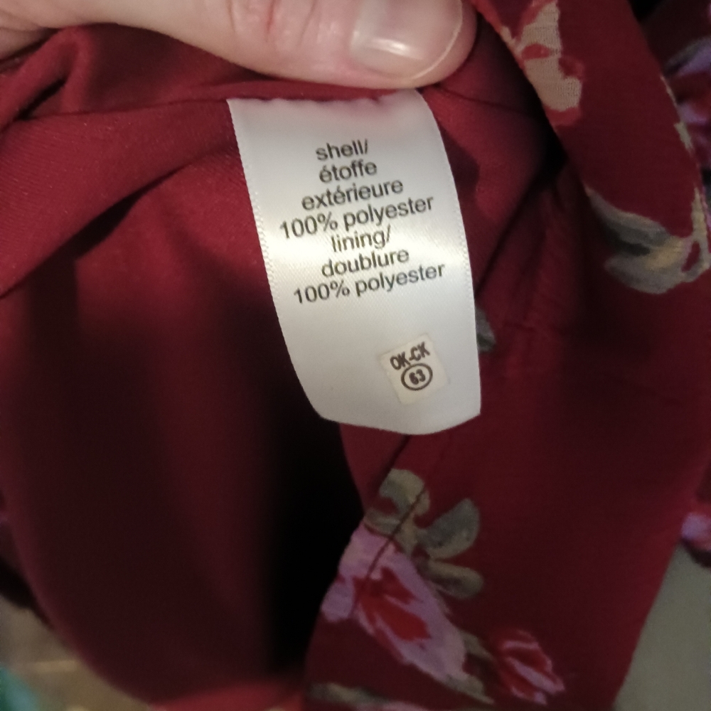 EUC Maurices Women's Burgundy Floral Mesh Ruched Sleeve Wrap Blouse 2X - Picture 6 of 9